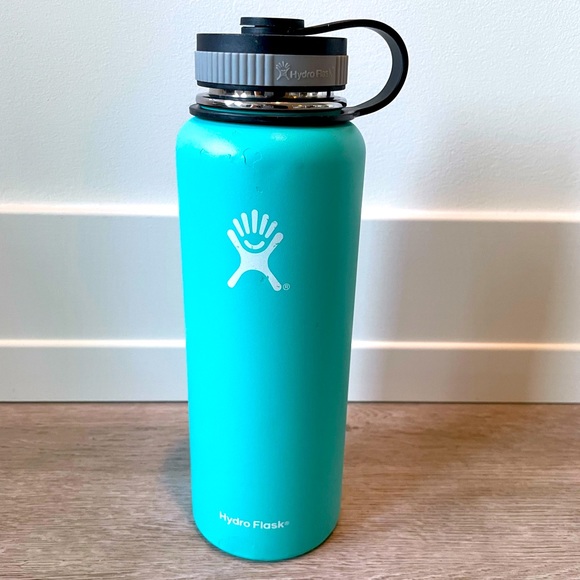 Teal 32 oz Hydroflask - Picture 2 of 4